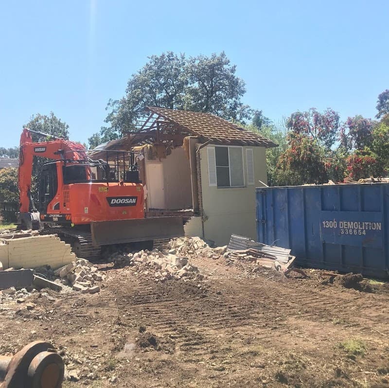 1300 Demolition demolition work in Deception Bay