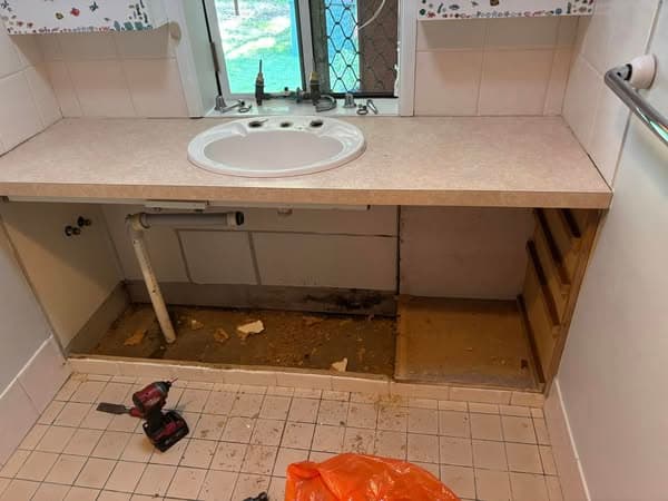 168 Plumbing plumber work in Iluka