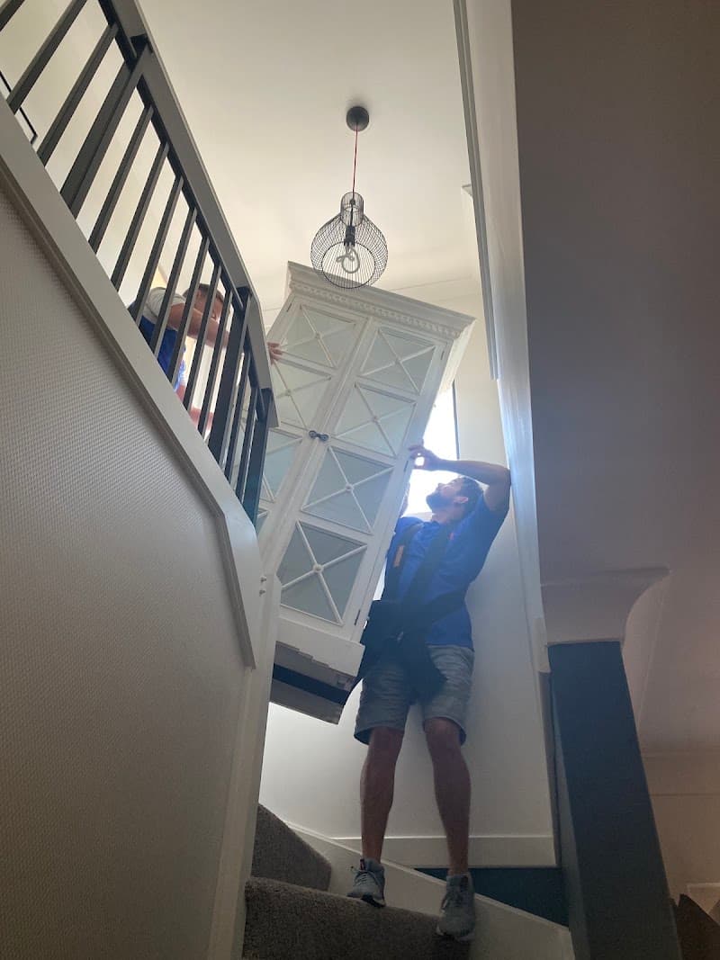 2 Easy Removals removalist work in Osborne Park