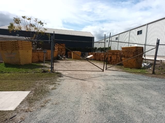 2Ezy Skips rubbish removal work in Narangba