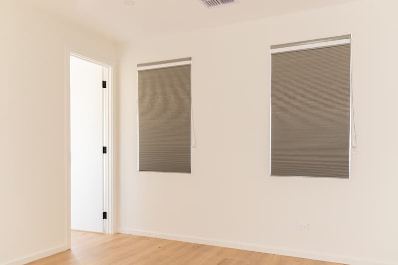 2Net Blinds & Curtains - Sheer Curtains, Double Curtains, Motorised Curtains, Veri Shade alternative Blinds curtains & blinds work in Adelaide