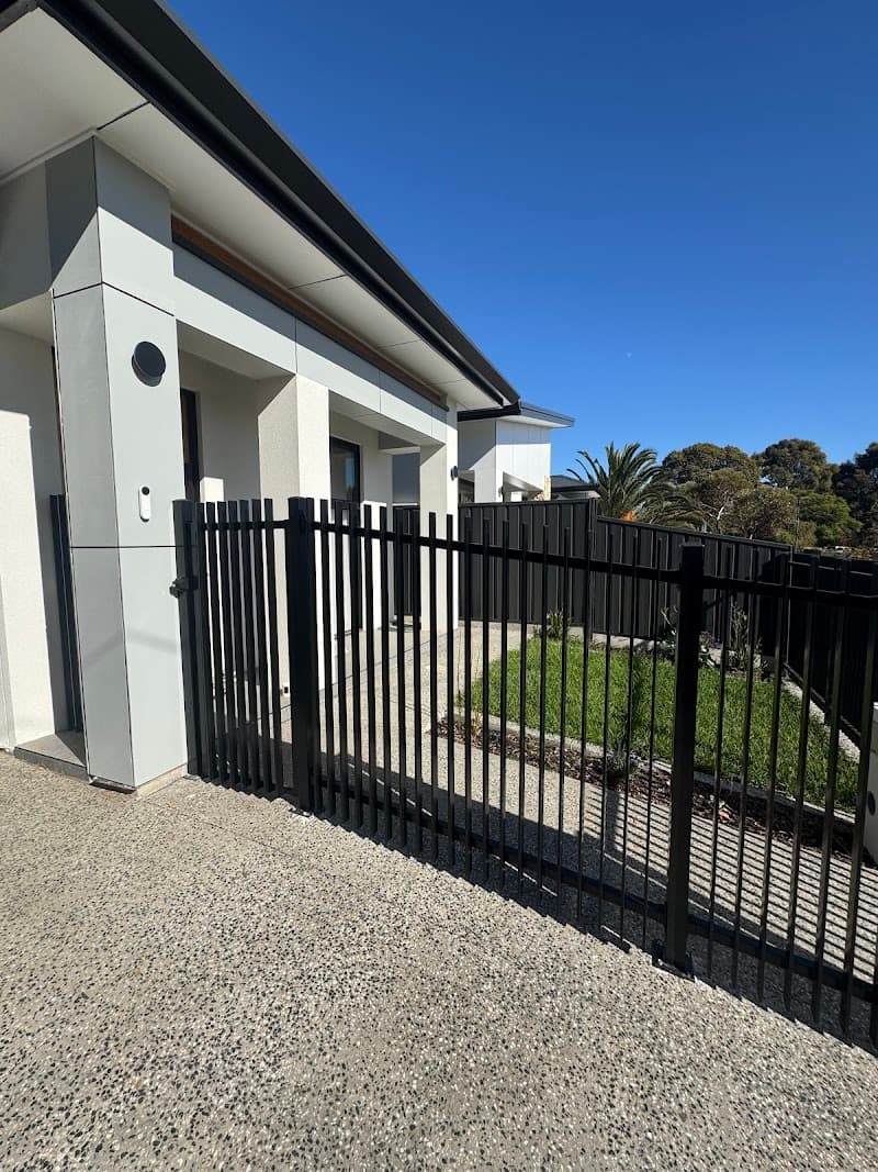 2NET Landscaping - Fencing, Decking, Retaining Walls, Paving, Lawn, Smart Irrigation landscaping work in Adelaide