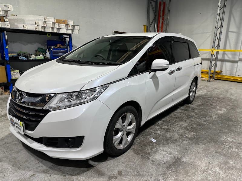 AA Windscreen & Tinting window tinting work in Dandenong