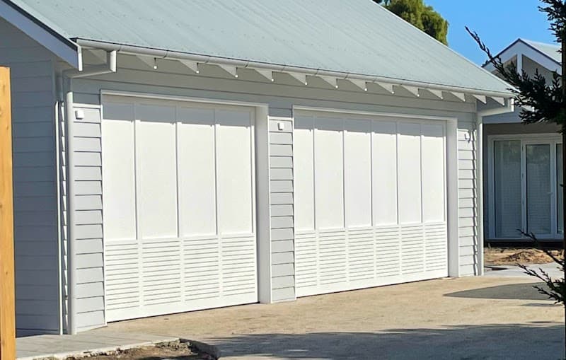 A&B Doors garage doors work in Mount Martha