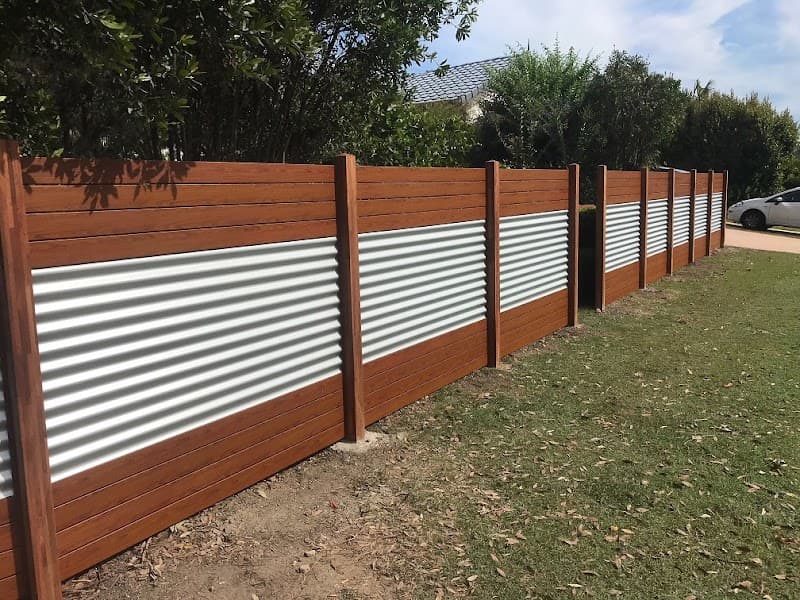 Aaurora Fencing Gold coast fencing work in Nerang