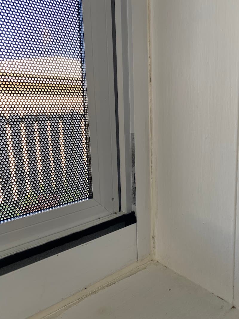 AB Glazing Bundaberg glass & glazier work in Svensson Heights