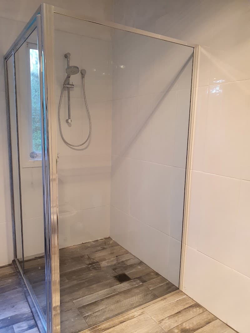 AB Glazing Bundaberg glass & glazier work in Svensson Heights