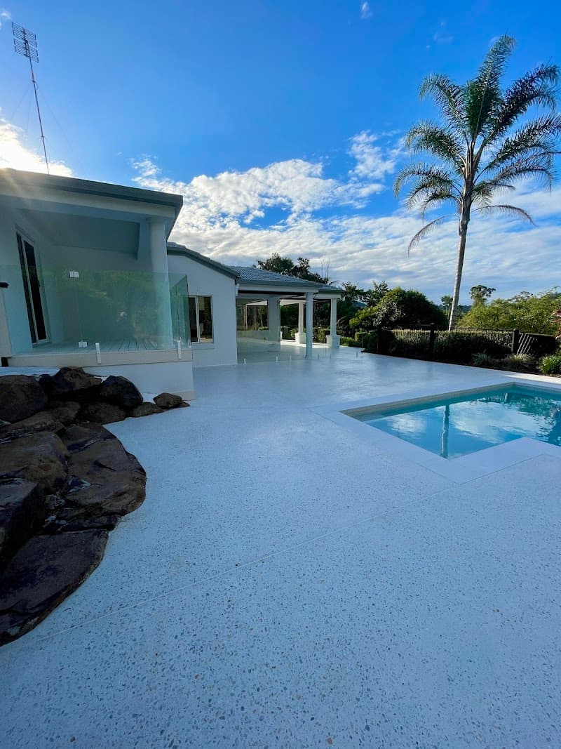 Absolut Custom Glass Systems fencing work in Molendinar