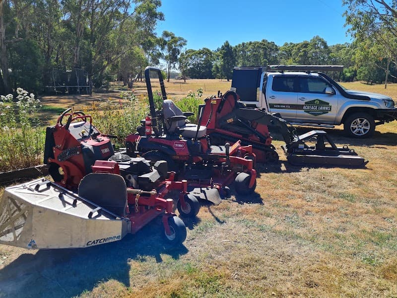 Acreage Lawns and Maintenance lawn care work in Navigators
