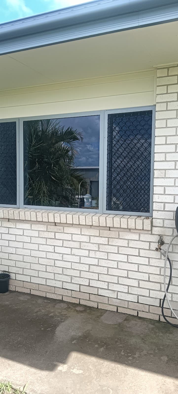 Acton Window Cleaning gutter cleaning work in Point Vernon