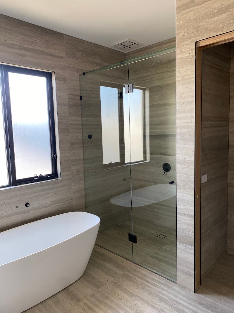 ACW Glazing and Maintenance - 24hr make safe service/ board ups glass & glazier work in Lara