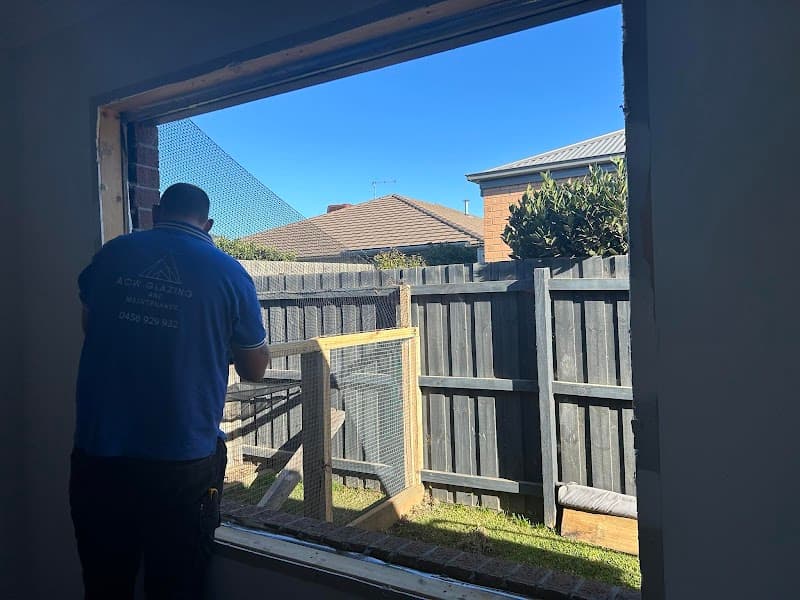 ACW Glazing and Maintenance - 24hr make safe service/ board ups glass & glazier work in Lara