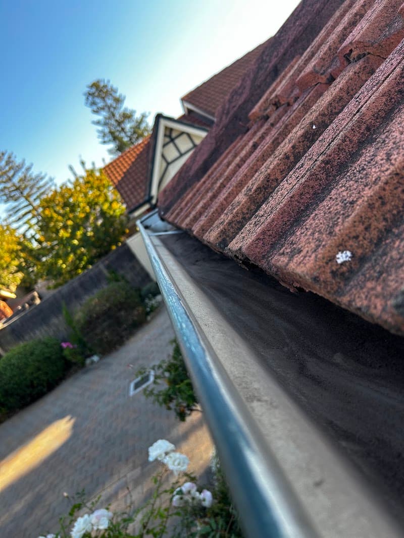 Adelaide Exterior gutter cleaning work in Ingle Farm