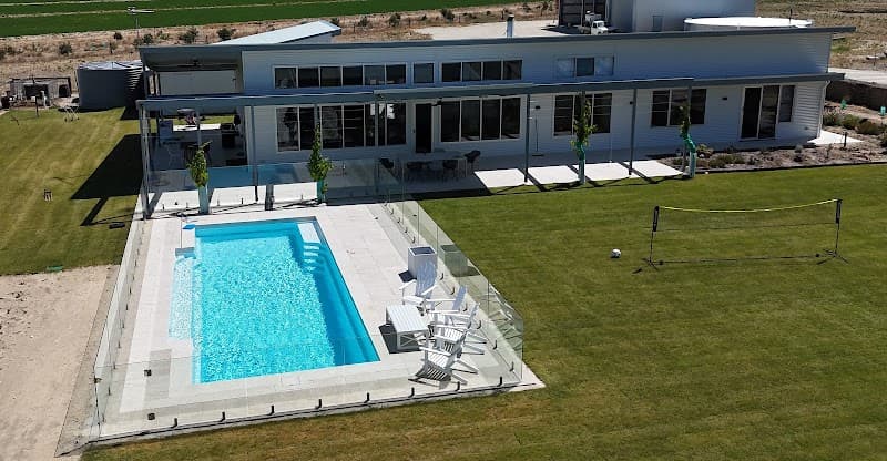 ADELAIDE FIBREGLASS POOLS pool builder work in Kingswood