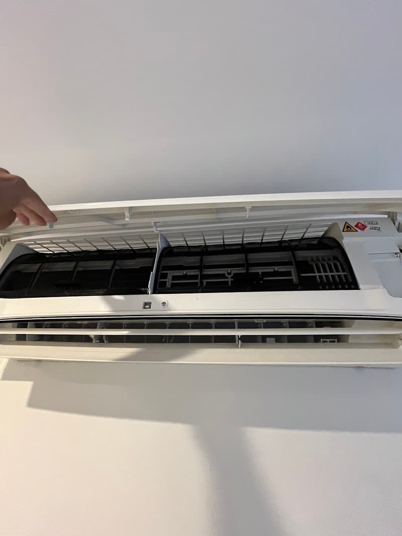 Advanced Clean Air Gold Coast air conditioning work in Runaway Bay