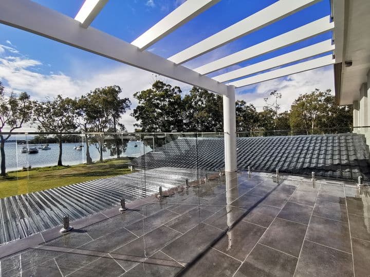Advanced Glass glass & glazier work in Mitchell