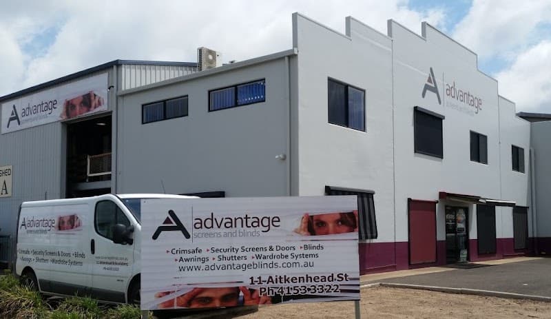 Advantage Screens & Blinds curtains & blinds work in Bundaberg East