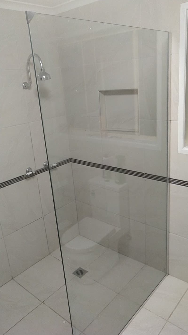 Aero Glass and Aluminium Mackay glass & glazier work in Paget