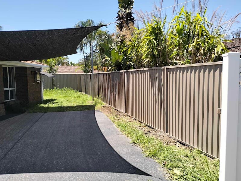 Affordable fencing goldcoast fencing work in Upper Coomera