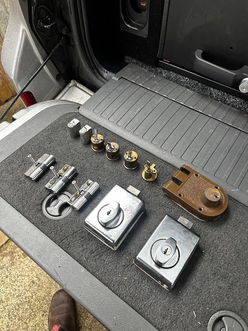 Afterdark Locksmiths locksmith work in Lakelands