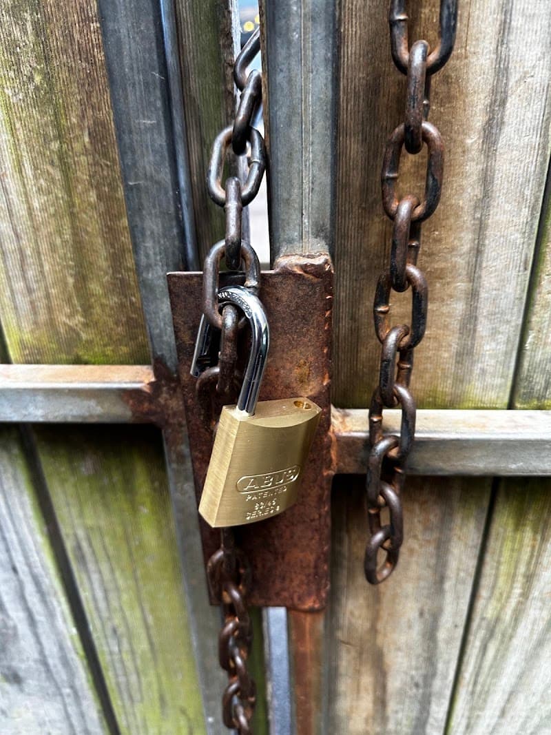 Afterdark Locksmiths locksmith work in Lakelands
