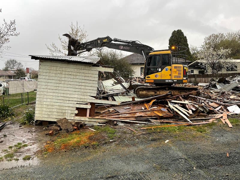 AGH demolition and Asbestos Removal Pty Limited asbestos removal work in Queanbeyan