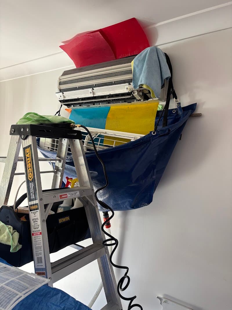 Aircon Cleaning SEQ PTY LTD air conditioning work in St Lucia