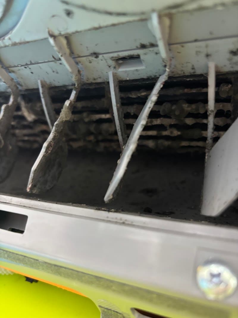 Aircon Cleaning SEQ PTY LTD air conditioning work in St Lucia