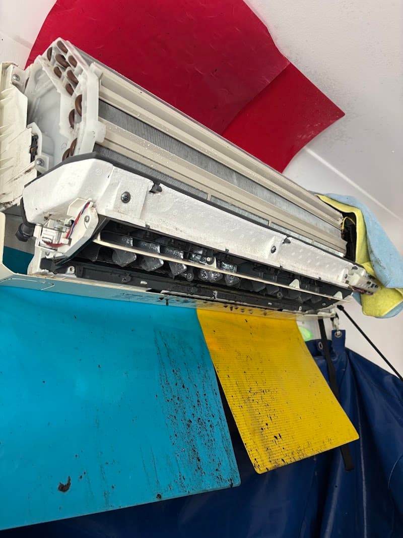 Aircon Cleaning SEQ PTY LTD air conditioning work in St Lucia