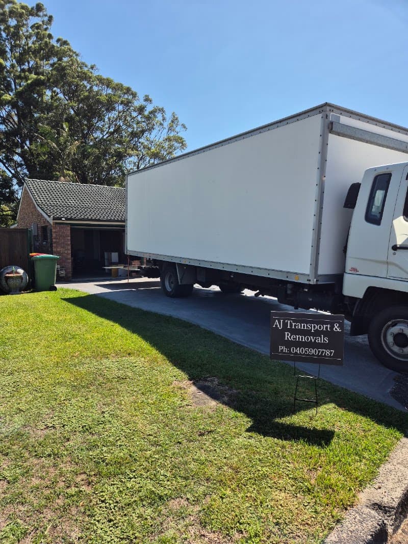 AJ Transport & Removals removalist work in Umina Beach