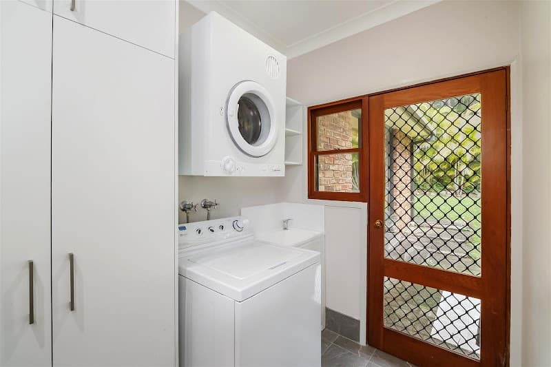 Alex Sharp Appliance Repairs appliance repair work in Birkdale