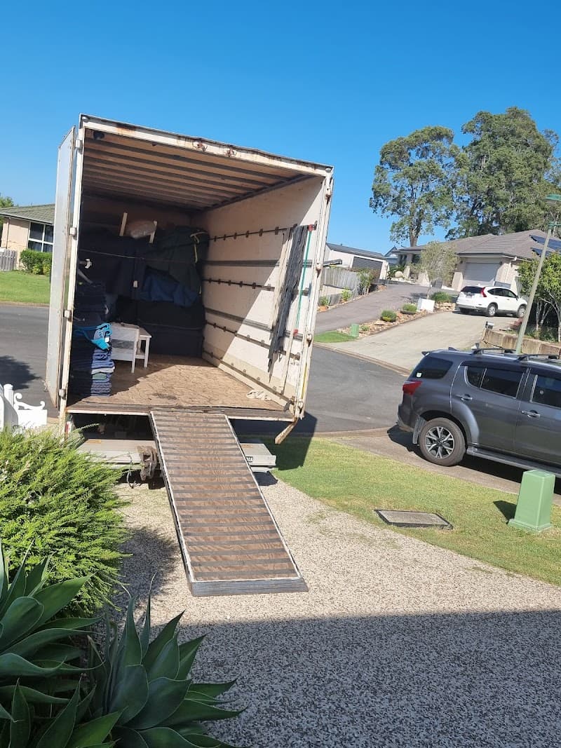All Purpose Removals & Storage removalist work in Berrinba