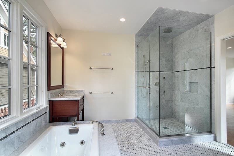 Amalgamated Glass Gold Coast glass & glazier work in Currumbin
