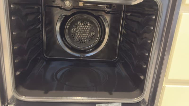 Amazing Cleaner oven & bbq cleaning work in Belconnen