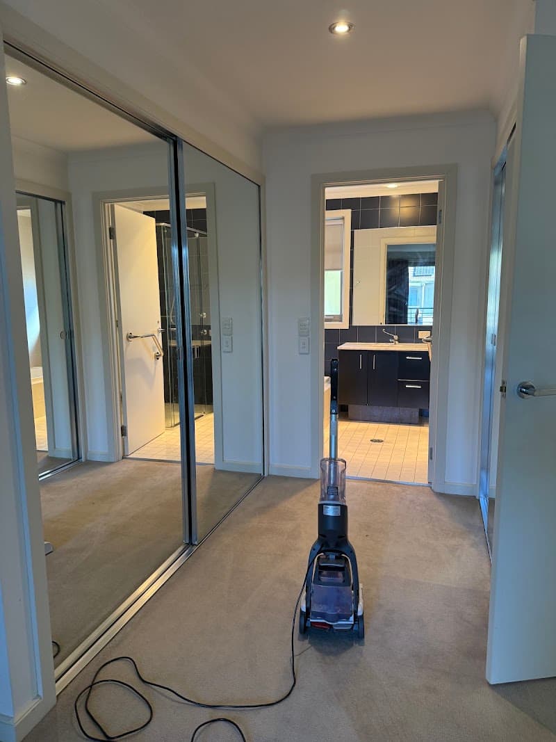 Ambit cleaning - Bond back end of lease cleaners carpet cleaning work in Parramatta