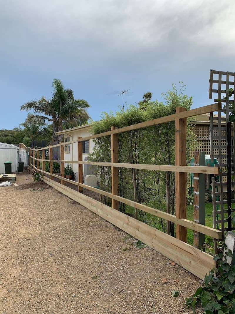 Anchored Fencing and Retaining Walls - Mornington Peninsula fencing work in Rye