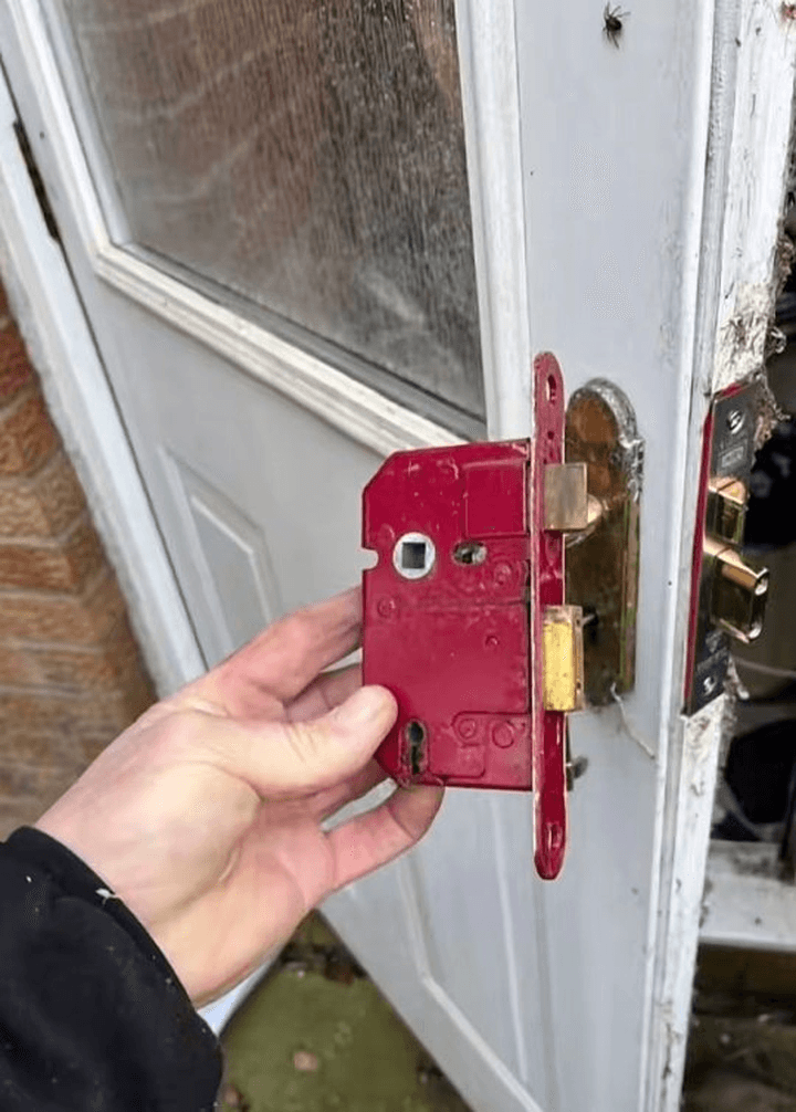 AONES aLocksmiths Service Melbourne locksmith work in Melbourne
