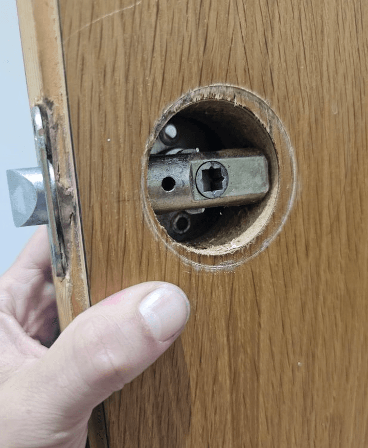 AONES eLocksmiths Service Sydney locksmith work in Sydney