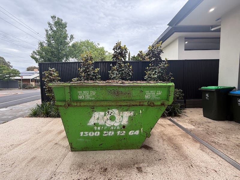 AOT Skip Bins rubbish removal work in Seaview Downs