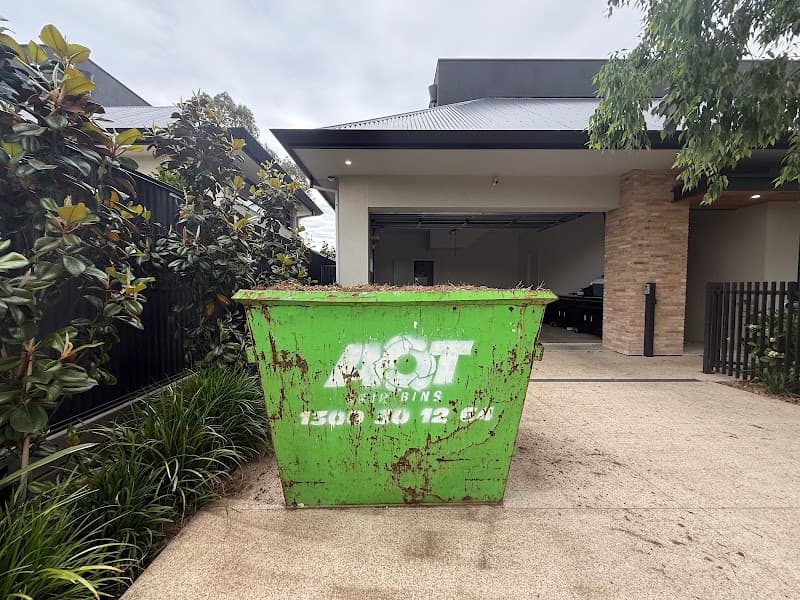 AOT Skip Bins rubbish removal work in Seaview Downs