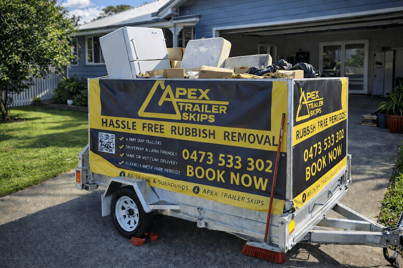 Apex Trailer Skips rubbish removal work in Redcliffe