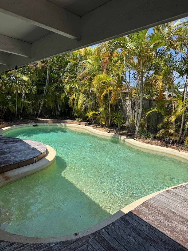Aqua Luxe Pool Care pool maintenance work in Mermaid Waters