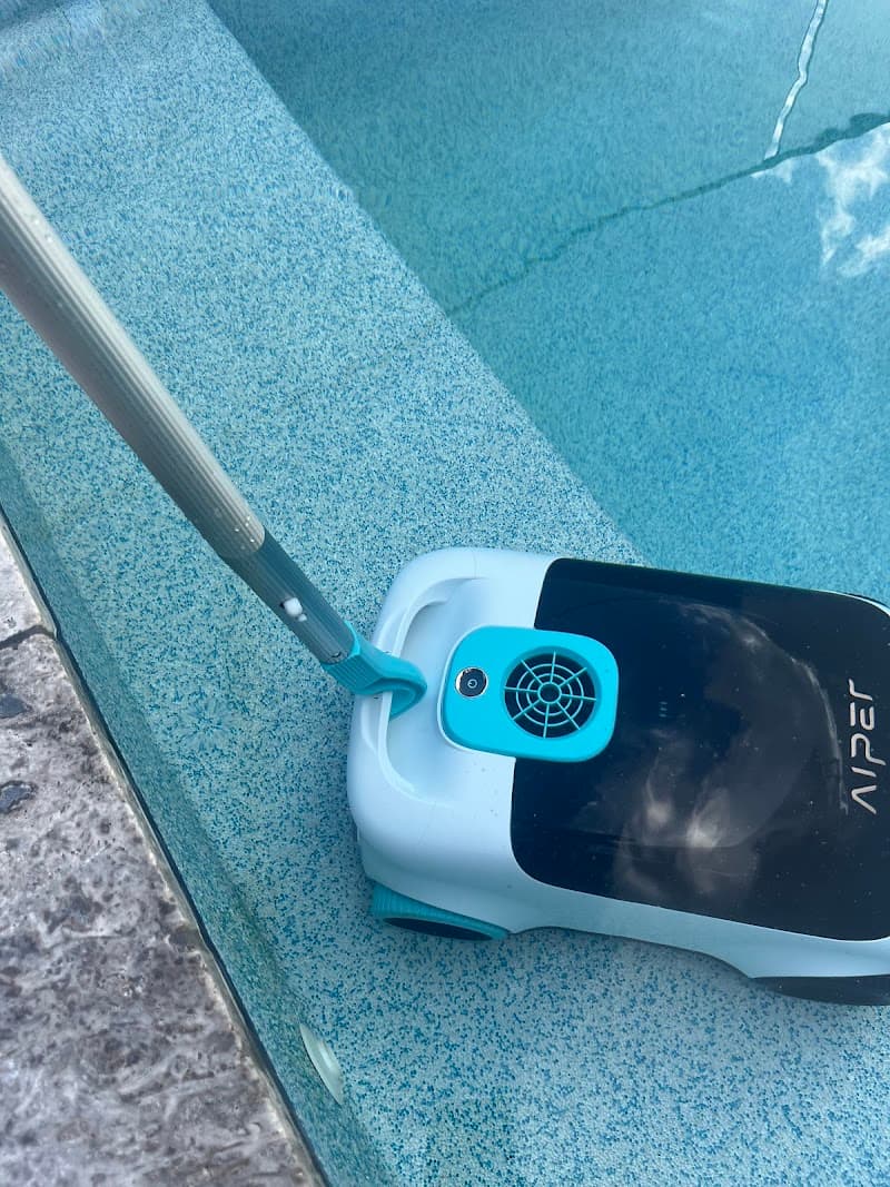 Arana Pool Service pool maintenance work in Arana Hills