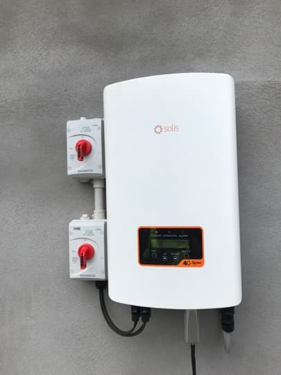 Arctic Energy solar panel installation work in Harlaxton