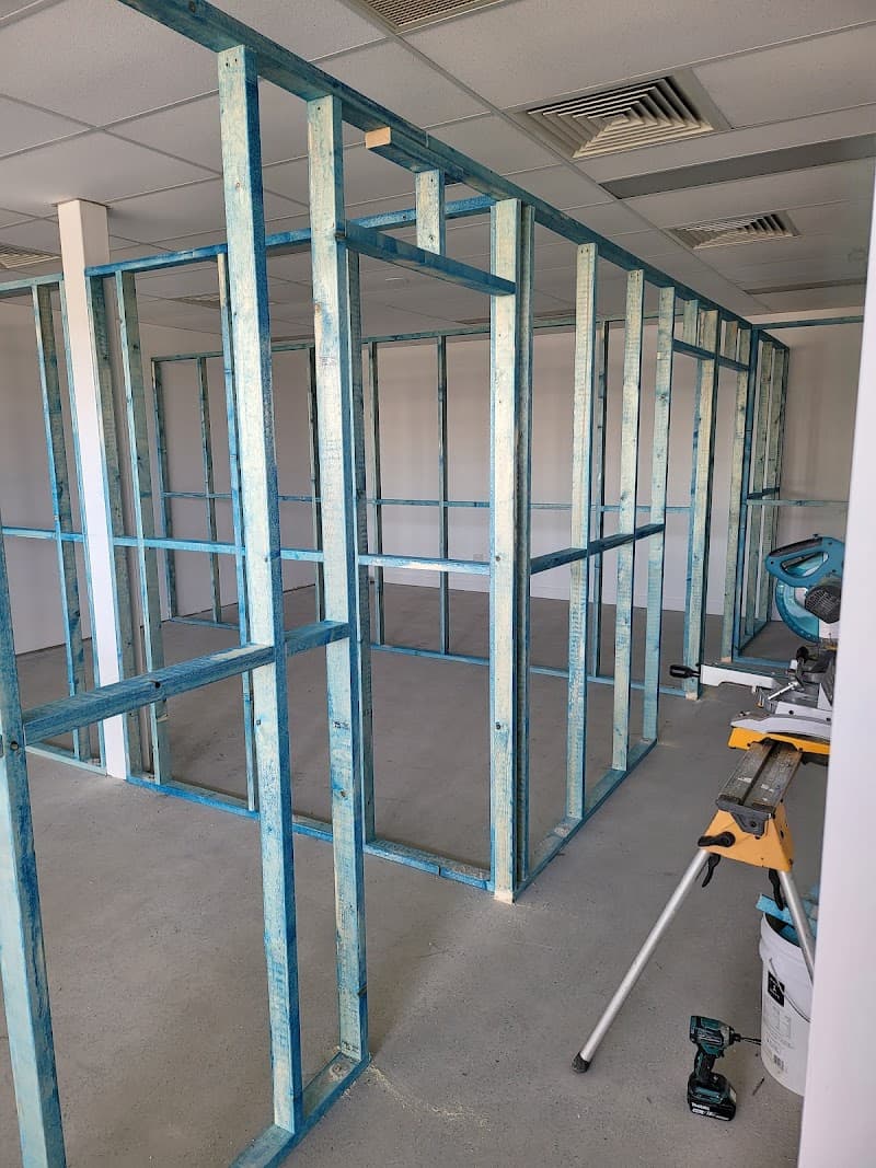 ARNOTT'S IMPROVEMENTS - Carpenter Logan - Hanyman Services Logan carpentry work in Kingston