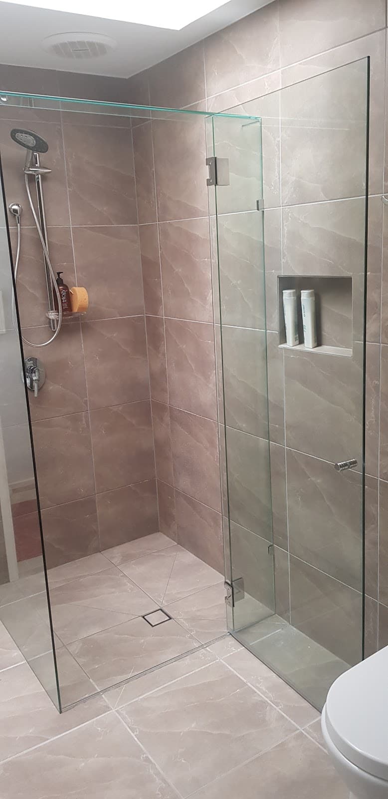 Aspects Glass glass & glazier work in Oxenford