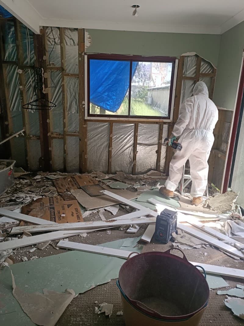 AT.OZ Industries Pty Ltd demolition work in Peakhurst