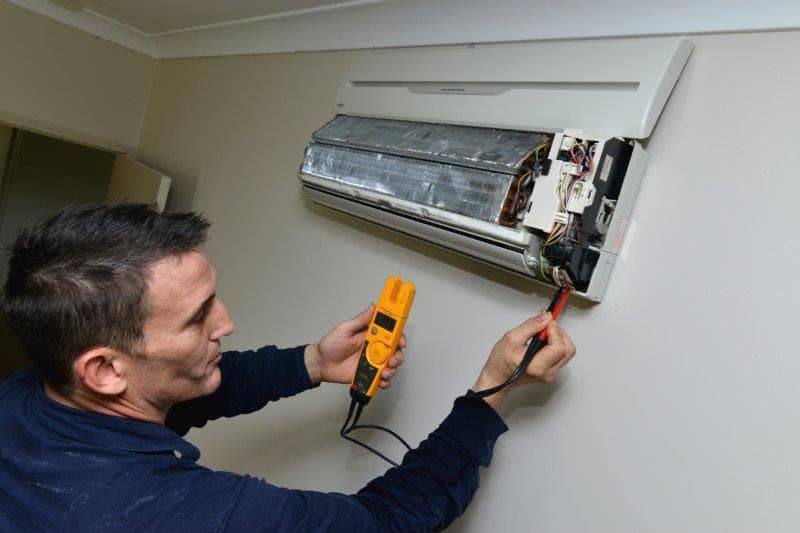 Auspower Electrical solar panel installation work in Portsmith