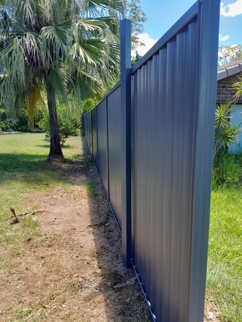 Aussie Fencing Gold Coast fencing work in Pacific Pines