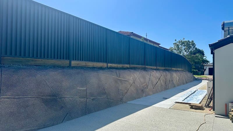 Aussie Fencing Gold Coast fencing work in Pacific Pines